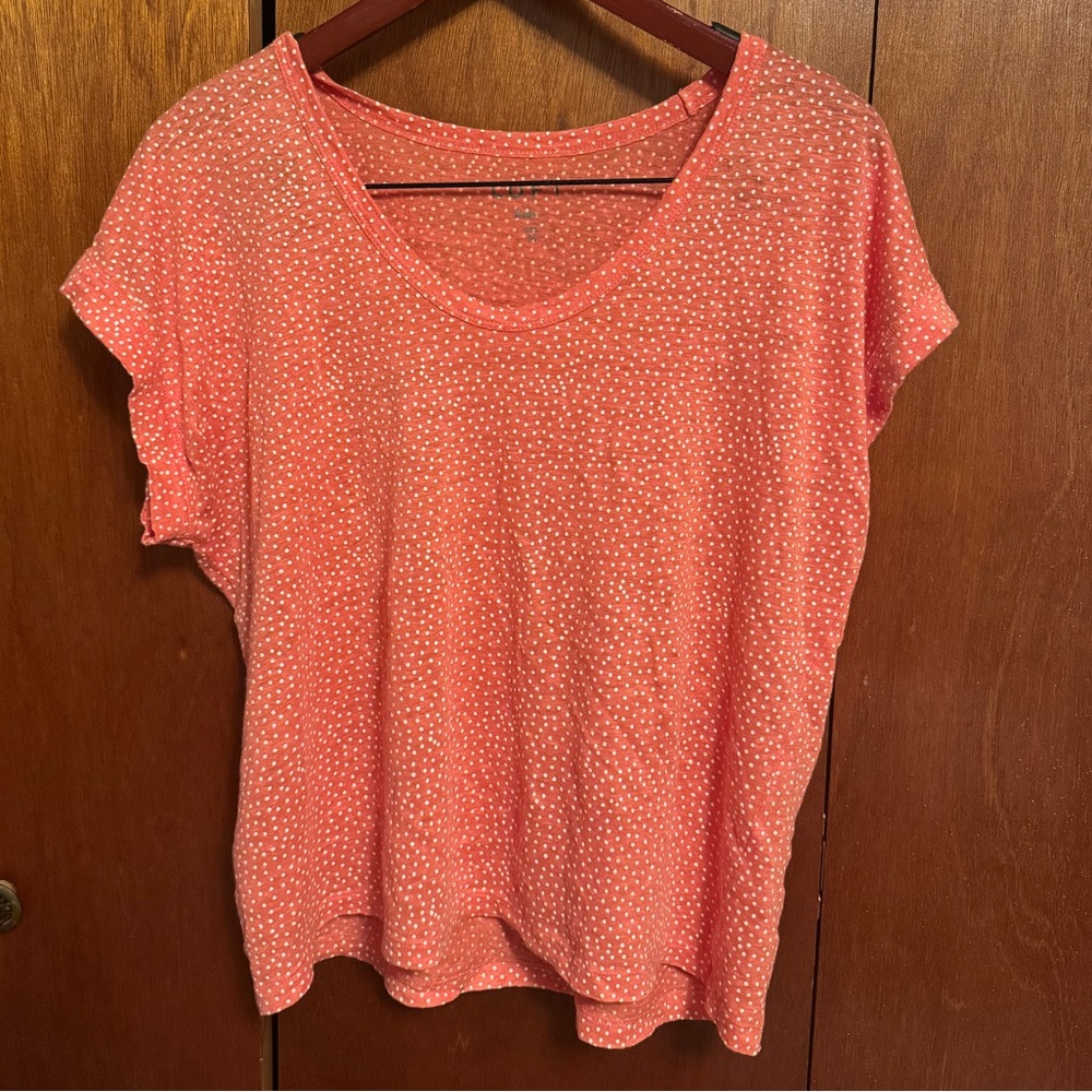 LOFT Coral linen Short Sleeve Tee with White Dots medium